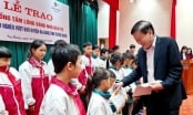 Tạp chí Nhà đầu tư và SHB trao 100 suất học bổng cho học sinh nghèo vượt khó ở Tuyên Quang