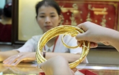 Cấm mua bán vàng bằng tiền mặt khó khả thi?