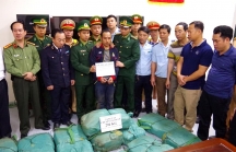 Hà Tĩnh: Bắt đối tượng người Lào vận chuyển gần 300kg ma túy đá vào Việt Nam tiêu thụ