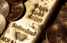 Giá vàng có thể vọt lên mốc 4.000 USD trong 3 năm tới, nhưng chịu ảnh hưởng lớn bởi 2 yếu tố này