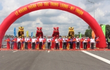 VETC triển khai dịch vụ dán thẻ thu phí không dừng tại cao tốc Trung Lương, Mỹ Thuận