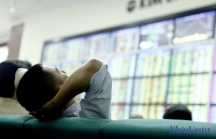 Cổ phiếu ngân hàng hồi phục, VN-Index thu hẹp đà giảm về cuối phiên