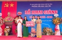 Nữ doanh nhân Hà Tĩnh trao nhiều phần quà đến các trường học đầu năm học mới