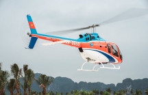 Rơi máy bay trực thăng chở khách tham quan vịnh Hạ Long, 5 người gặp nạn