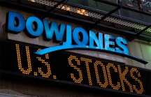 Dow Jones áp sát đỉnh lịch sử