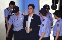 Mùa hè thăng trầm của Samsung: Scandal tham nhũng, bão lửa chính trị và lợi nhuận kỷ lục