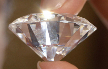 Thẻ Kim cương: Kênh đầu tư mới cho giới nhà giàu