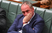Phó thủ tướng Australia bị đẩy khỏi Quốc hội vì mang hai quốc tịch