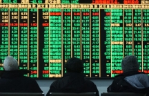 Khi thị trường chứng khoán cả thế giới lao đao, Trung Quốc ở đâu?