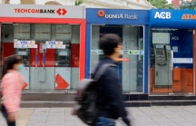 Ngân hàng Nhà nước chỉ đạo dừng tăng phí ATM