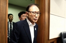 Cựu Tổng thống Hàn Quốc Lee Myung-bak lĩnh án 15 năm tù