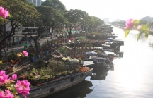 Những chiếc thuyền đầy ắp hoa Xuân trên “Bến cổ” Sài Gòn