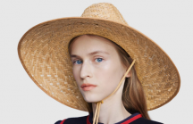Bất ngờ Gucci tung mẫu mũ rộng vành giá chục triệu đồng giống với mũ nan Việt Nam