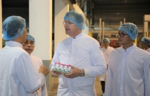 Đại sứ Mỹ tới thăm Nhà máy Sữa Vinamilk