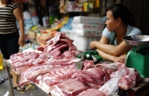 Lượng tiêu thụ thịt lợn tại nhiều nơi giảm 50% so với trước