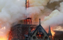 Cháy lớn tại nhà thờ Đức Bà Paris - Pháp