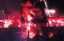 [VIDEO] Quặn lòng nhìn lại cảnh Nhà thờ Đức Bà Paris bùng cháy dưới ngọn lửa hung bạo