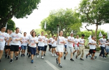 Gần 2.300 người tham gia giải chạy gây quỹ học bổng cho trẻ em nghèo hiếu học