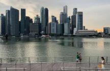 Kinh tế Singapore bất ngờ tuột dốc