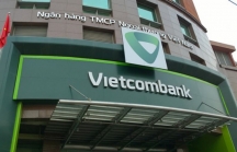 Giá cổ phiếu VCB tăng cao, Phó Tổng giám đốc và vợ liên tiếp muốn thoái bớt vốn tại Vietcombank