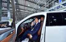 Chủ tịch Xây dựng Hòa Bình Lê Viết Hải là người đầu tiên nhận xe VinFast LUX SA2.0