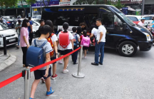 Bát nháo xe đưa đón học sinh ở Hà Nội