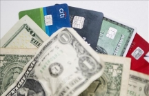 Làm “game” với thẻ tín dụng: Rủi ro cho cả người vay lẫn ngân hàng