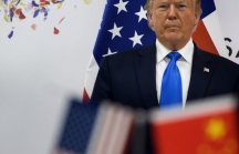 Ông Trump hoãn áp thuế 2 tuần lên hàng Trung Quốc