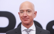 Tỷ phú Jeff Bezos 'mất' ngôi vị người giàu nhất hành tinh