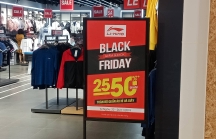 Hà Nội: Nhiều cửa hàng khuyến mãi chào mừng ngày ' Black friday'
