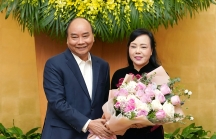 Giây phút xúc động khi nguyên Bộ trưởng Y tế Nguyễn Thị Kim Tiến chia tay Chính phủ