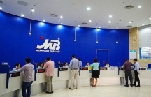 Hoạt động thanh toán của MB bị lỗi, khách hàng 'phóng tay' chi vượt số dư thẻ