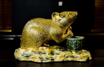 Chuột mạ vàng hút khách dịp Tết Nguyên Đán