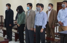 5 cựu cán bộ Thanh tra tỉnh Thanh Hóa đeo khẩu trang hầu tòa về tội 'Nhận hối lộ'