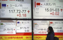 Cổ phiếu ở châu Á lao dốc sau ngày tồi tệ nhất của Phố Wall kể từ 1987