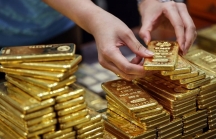 Giá thế giới lao dốc, vàng trong nước tăng chóng mặt, vượt mốc 48,3 triệu đồng/lượng