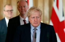 Thủ tướng Anh Boris Johnson được chuyển sang đơn vị chăm sóc đặc biệt do tình trạng sức khỏe bất ngờ chuyển xấu