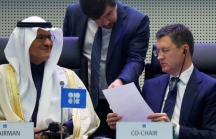 OPEC và các đồng minh đạt thỏa thuận giảm mức sản xuất dầu kỷ lục