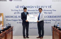 Việt Nam trao tặng vật tư y tế đến kiều bào tại Hàn Quốc