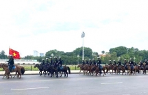 Sáng nay, đại biểu Quốc hội dự xem buổi diễu hành của Cảnh sát cơ động kỵ binh