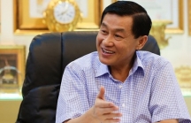 Vua hàng hiệu Johnathan Hạnh Nguyễn kiếm siêu lợi nhuận từ bán phở tại sân bay