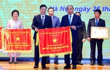 TPBank vinh dự đón nhận cờ thi đua của Chính phủ