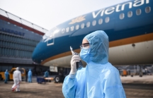 Thủ tướng: Thận trọng mở các chuyến bay đưa người nhập cảnh vào Việt Nam đến Tết Nguyên đán