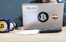 Vì sao Bitcoin lao dốc thảm?