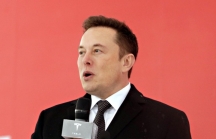 Sức hút của Elon Musk - kẻ đi bán tương lai