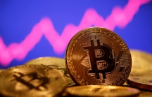Giá Bitcoin lại lập đỉnh mới, vượt 52.000 USD/đồng