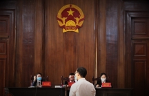 Tiếp viên Vietnam Airlines lãnh án 2 năm tù treo