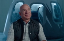 Jeff Bezos sẽ là tỷ phú đầu tiên bay vào vũ trụ
