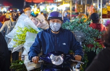 [Ảnh] Khu chợ thơm nhất Hà Nội đông khách bất ngờ trước ngày 20/10