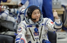 Tỷ phú Nhật Bản Maezawa trở về trái đất sau chuyến bay vũ trụ 12 ngày